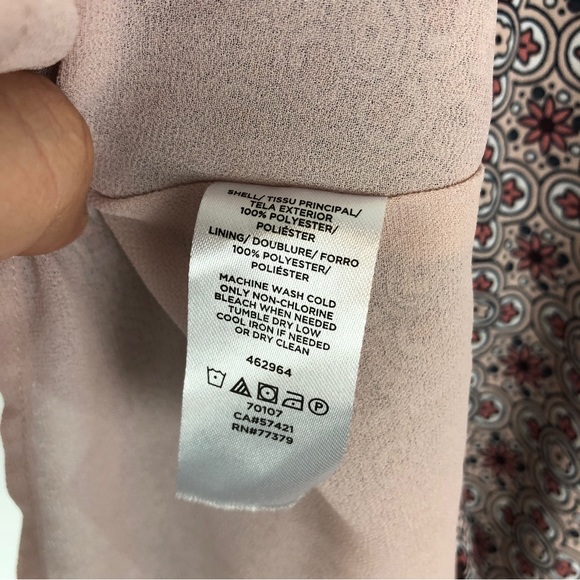 LOFT Sleeveless Blouse Pink White Floral - Picture 8 of 9